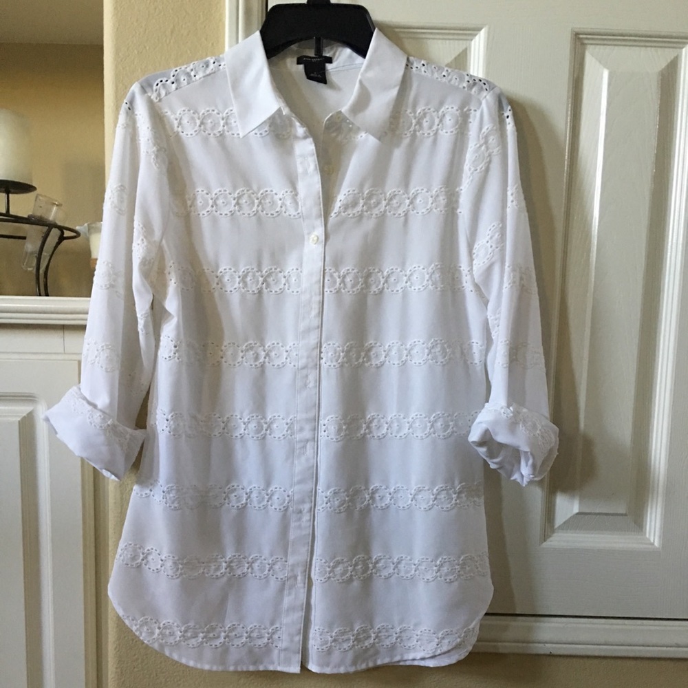 Ann Taylor white embroidered button down blouse